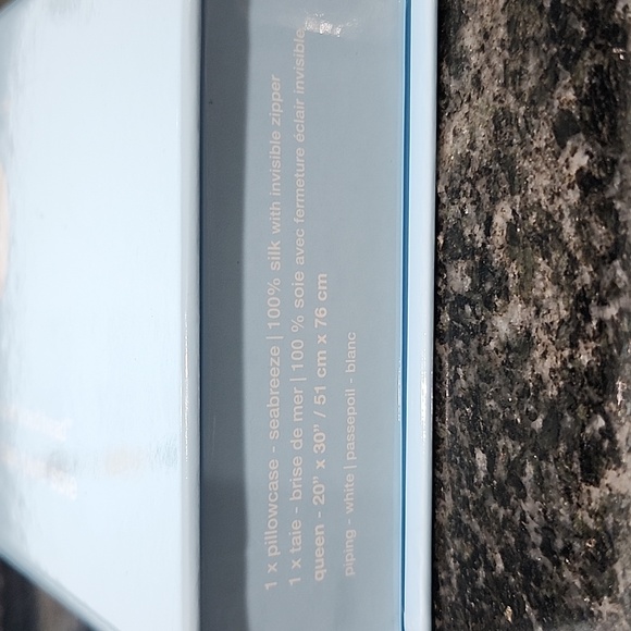 Slip queen pillowcase with invisible zipper - seabreaze upc# 810046985090 - Picture 2 of 4